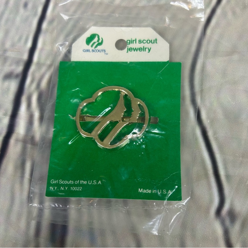 4/$25 Girl Scouts GSUSA Gold trefoil scarf slide